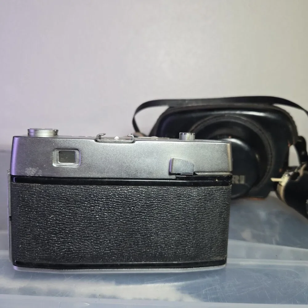 Vintage Petri 7S Rangefinder 35mm Film Camera w/ 45mm f2.8 Lens & Leather Case